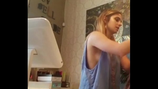 shop girl gets her tits exposed by voyeur