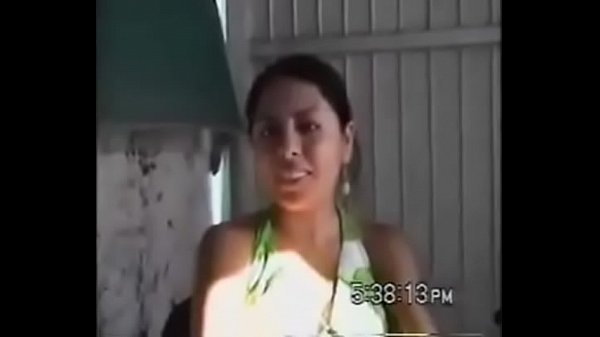 Jovencita da sexo a cambio de trabajo.