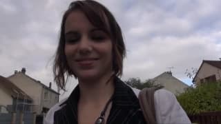 On recrute Alyzée mignonne et nymphomane